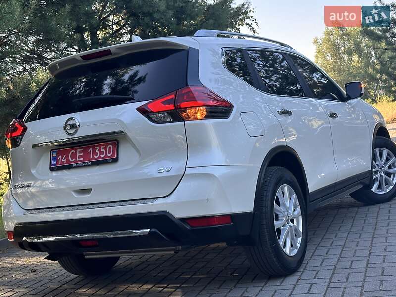 Внедорожник / Кроссовер Nissan Rogue 2017 в Дрогобыче