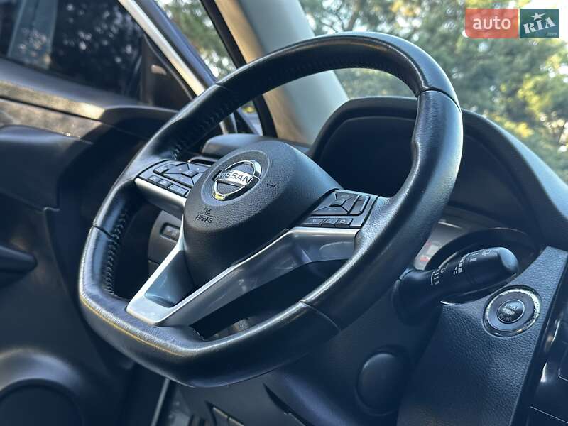 Внедорожник / Кроссовер Nissan Rogue 2017 в Дрогобыче