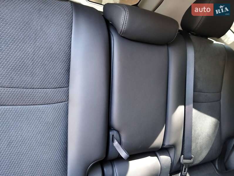 Позашляховик / Кросовер Nissan Rogue 2016 в Кривому Розі