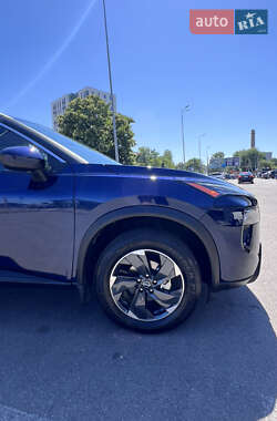 Позашляховик / Кросовер Nissan Rogue 2024 в 