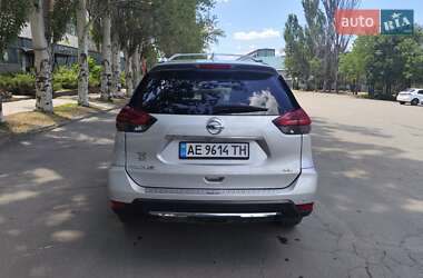Внедорожник / Кроссовер Nissan Rogue 2018 в 