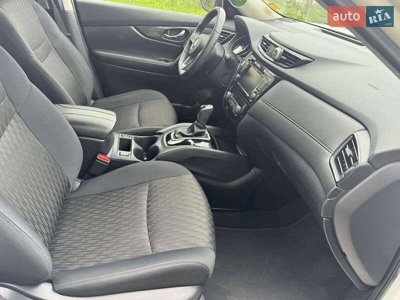 Внедорожник / Кроссовер Nissan Rogue 2019 в Ужгороде