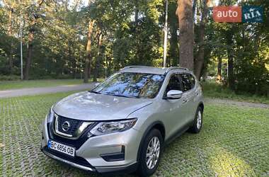 Позашляховик / Кросовер Nissan Rogue 2016 в Харкові
