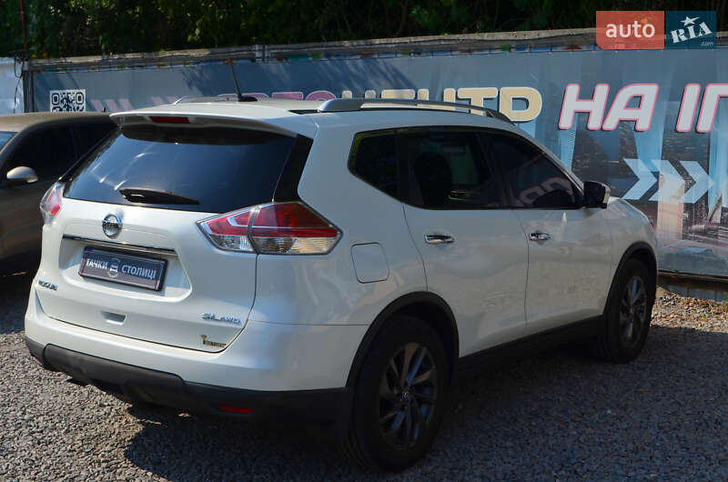 Внедорожник / Кроссовер Nissan Rogue 2016 в Киеве