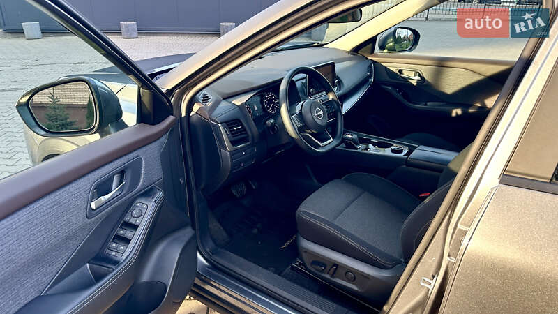 Внедорожник / Кроссовер Nissan Rogue 2023 в Хмельницком