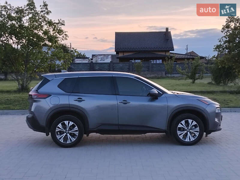 Внедорожник / Кроссовер Nissan Rogue 2021 в Киеве