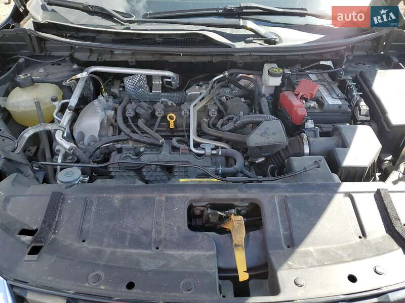 Внедорожник / Кроссовер Nissan Rogue 2021 в Ровно