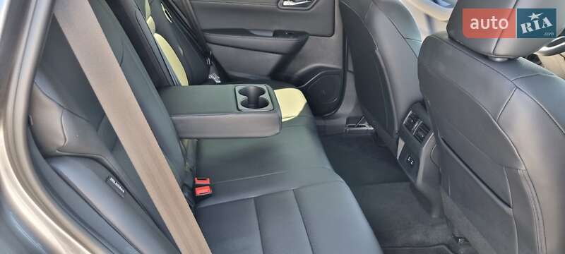 Позашляховик / Кросовер Nissan Rogue 2024 в Києві