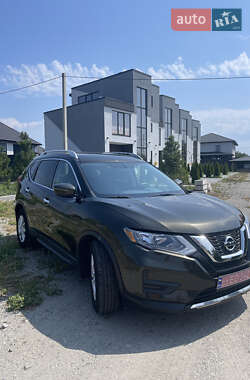 Внедорожник / Кроссовер Nissan Rogue 2017 в Полтаве