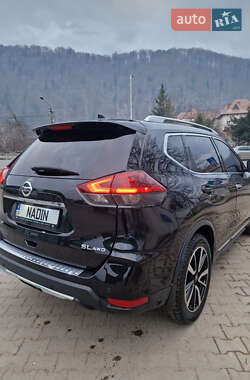 Внедорожник / Кроссовер Nissan Rogue 2019 в 