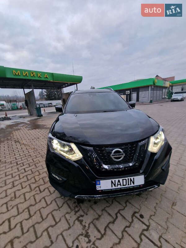 Внедорожник / Кроссовер Nissan Rogue 2019 в Надворной
