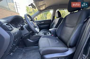 Внедорожник / Кроссовер Nissan Rogue 2018 в 