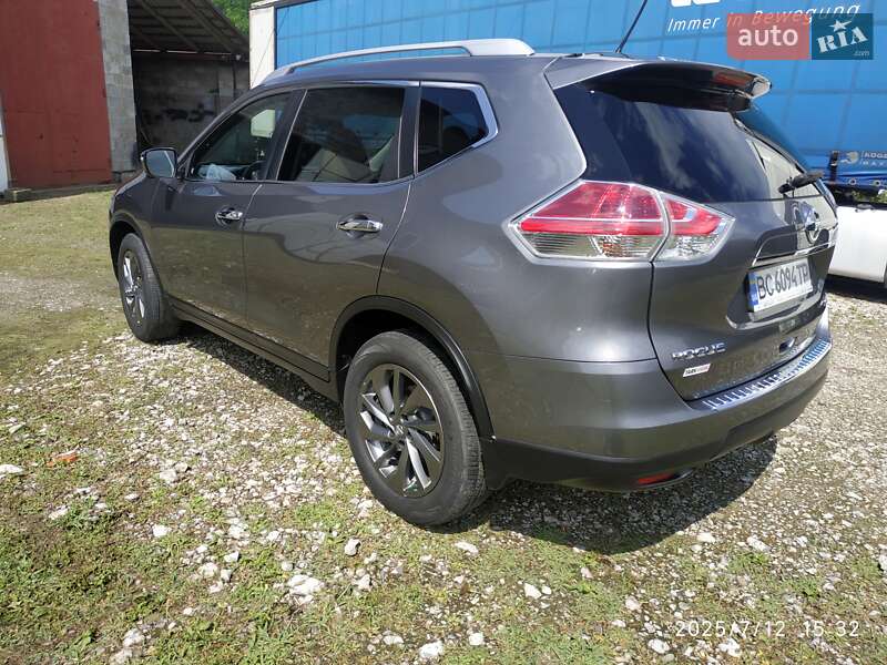 Позашляховик / Кросовер Nissan Rogue 2016 в Яворові