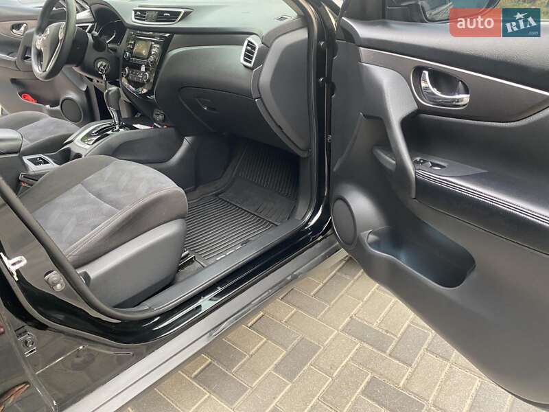 Внедорожник / Кроссовер Nissan Rogue 2015 в Днепре