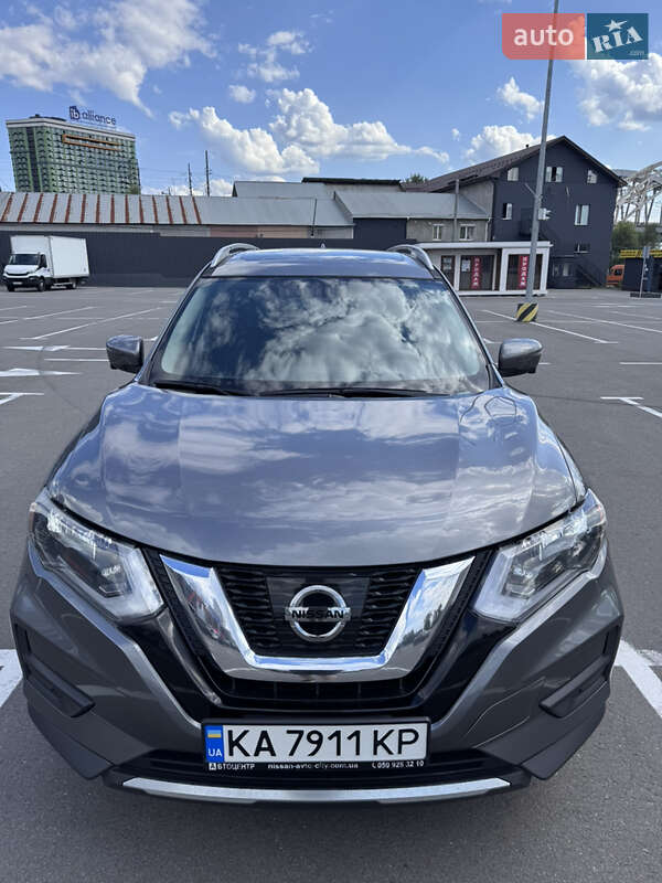 Внедорожник / Кроссовер Nissan Rogue 2018 в Киеве