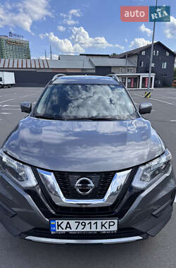 Внедорожник / Кроссовер Nissan Rogue 2018 в 