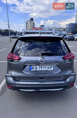 Внедорожник / Кроссовер Nissan Rogue 2018 в 