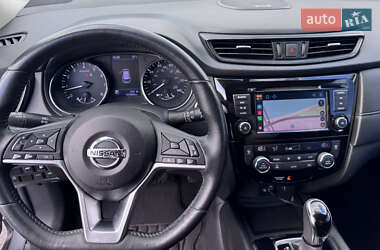 Внедорожник / Кроссовер Nissan Rogue 2018 в 