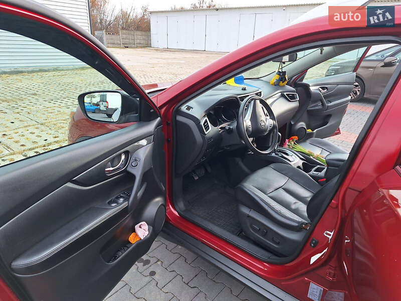 Внедорожник / Кроссовер Nissan Rogue 2015 в Херсоне