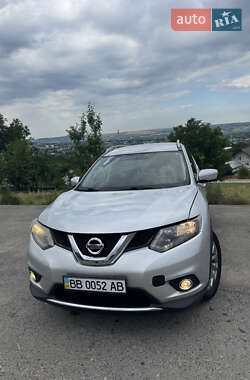 Внедорожник / Кроссовер Nissan Rogue 2015 в Черновцах