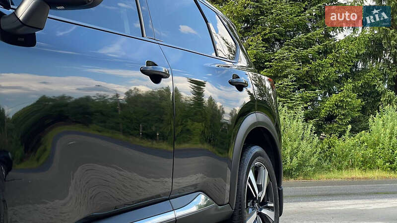 Внедорожник / Кроссовер Nissan Rogue 2023 в Дрогобыче