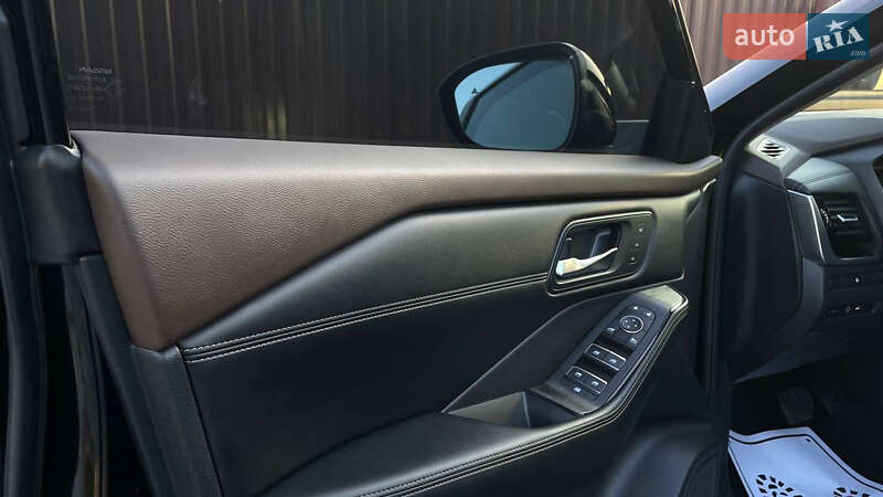 Внедорожник / Кроссовер Nissan Rogue 2023 в Дрогобыче