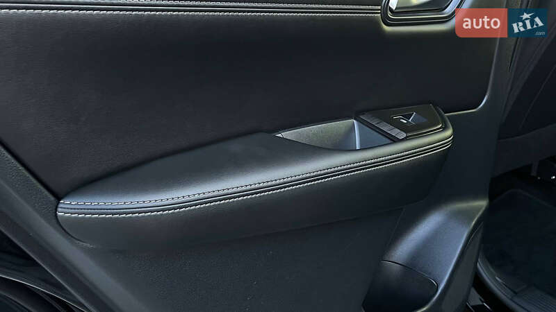 Внедорожник / Кроссовер Nissan Rogue 2023 в Дрогобыче
