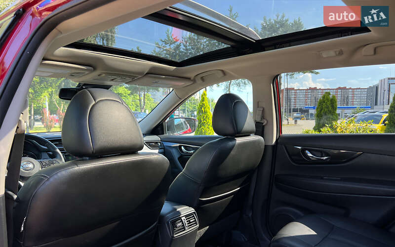 Позашляховик / Кросовер Nissan Rogue 2017 в Львові