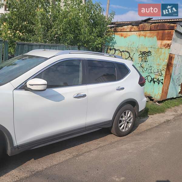 Позашляховик / Кросовер Nissan Rogue 2017 в Києві