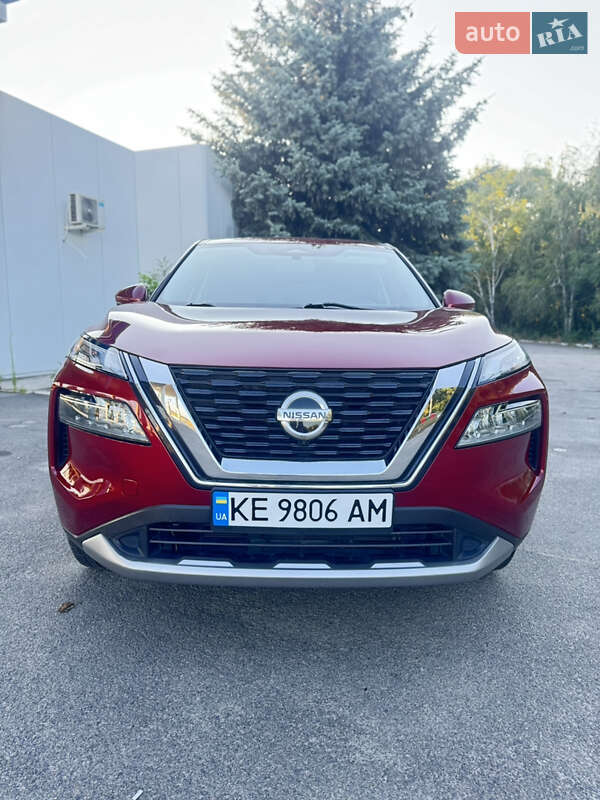 Позашляховик / Кросовер Nissan Rogue 2021 в Кам'янському