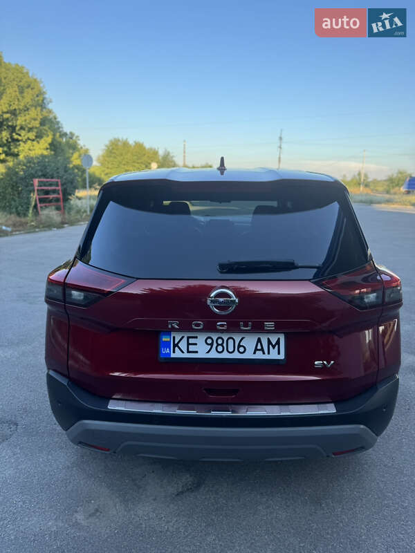 Позашляховик / Кросовер Nissan Rogue 2021 в Кам'янському
