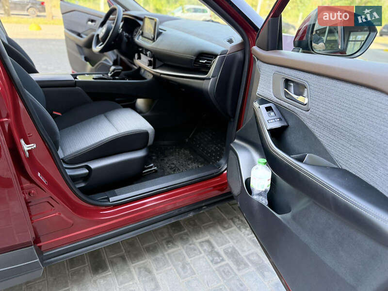 Позашляховик / Кросовер Nissan Rogue 2021 в Кам'янському