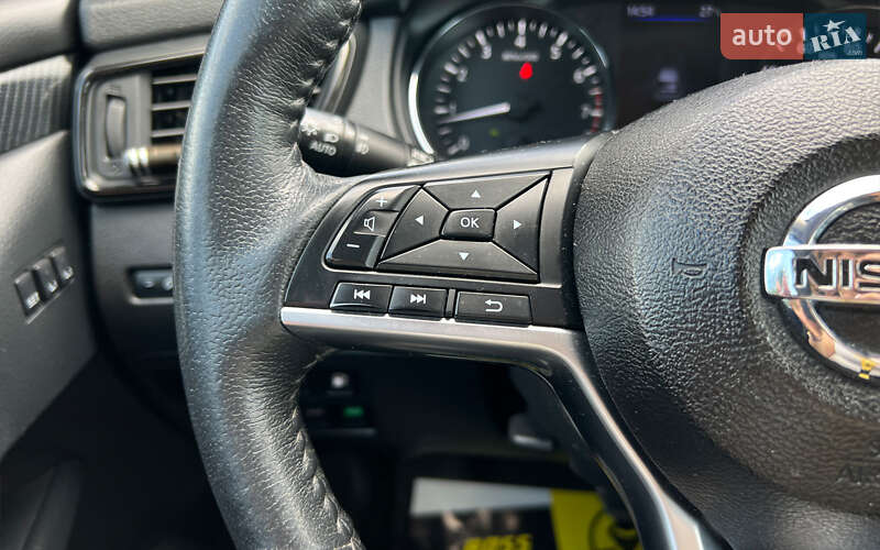 Позашляховик / Кросовер Nissan Rogue 2019 в Львові