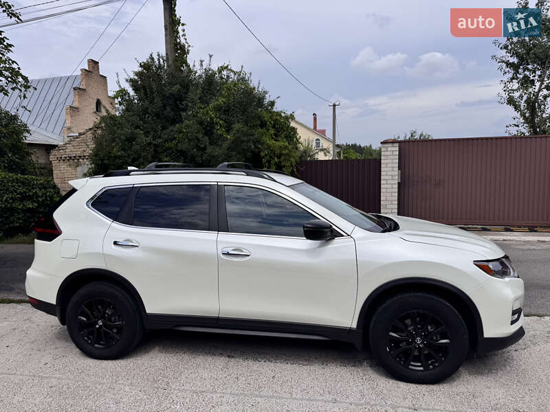 Внедорожник / Кроссовер Nissan Rogue 2018 в Киеве