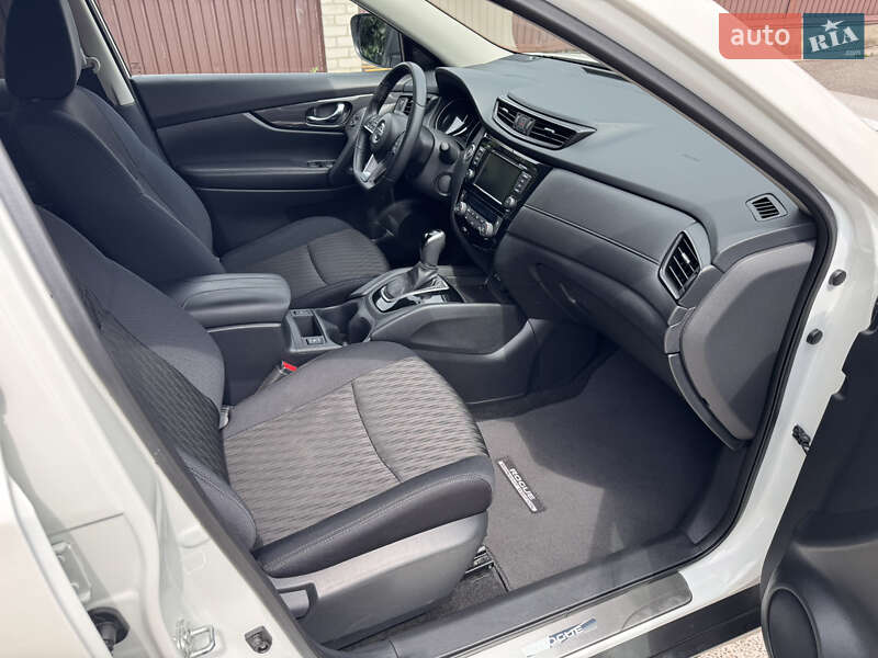 Внедорожник / Кроссовер Nissan Rogue 2018 в Киеве