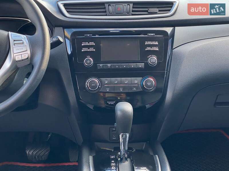 Внедорожник / Кроссовер Nissan Rogue 2016 в Львове