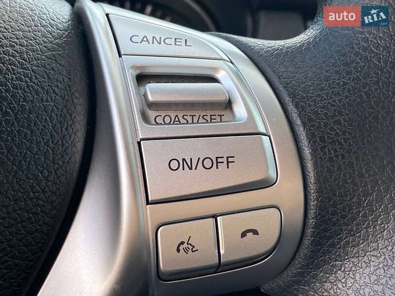 Внедорожник / Кроссовер Nissan Rogue 2016 в Львове