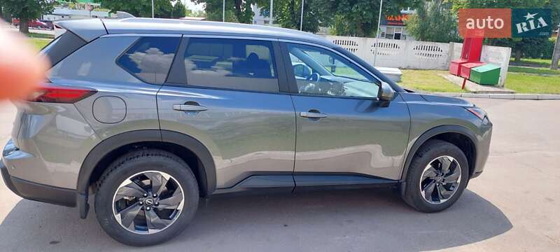 Внедорожник / Кроссовер Nissan Rogue 2024 в Луцке