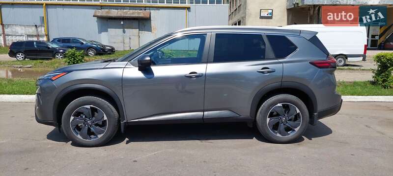 Внедорожник / Кроссовер Nissan Rogue 2024 в Луцке