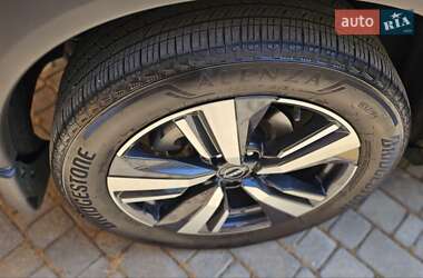 Внедорожник / Кроссовер Nissan Rogue 2023 в 