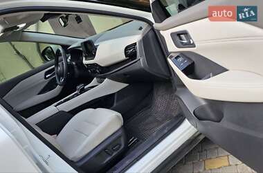 Внедорожник / Кроссовер Nissan Rogue 2023 в 