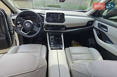 Внедорожник / Кроссовер Nissan Rogue 2023 в 
