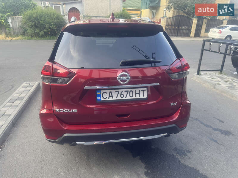 Внедорожник / Кроссовер Nissan Rogue 2017 в Черкассах