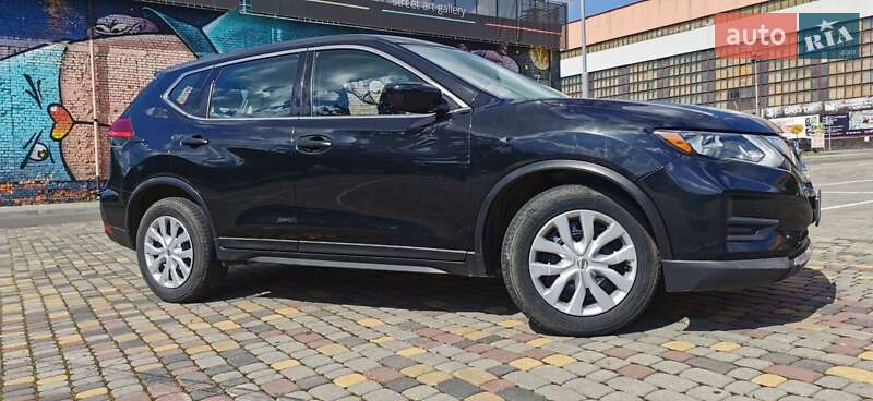 Внедорожник / Кроссовер Nissan Rogue 2017 в Луцке