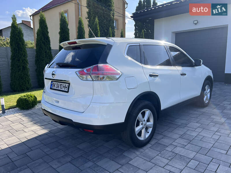 Позашляховик / Кросовер Nissan Rogue 2016 в Рівному