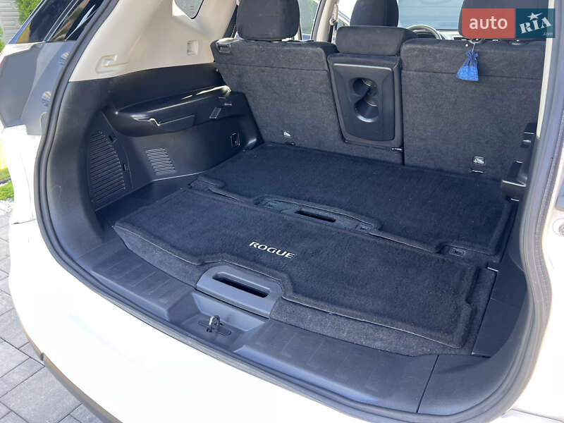 Позашляховик / Кросовер Nissan Rogue 2016 в Рівному