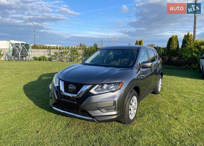 Внедорожник / Кроссовер Nissan Rogue 2017 в 