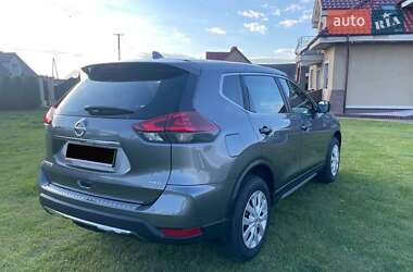 Внедорожник / Кроссовер Nissan Rogue 2017 в 