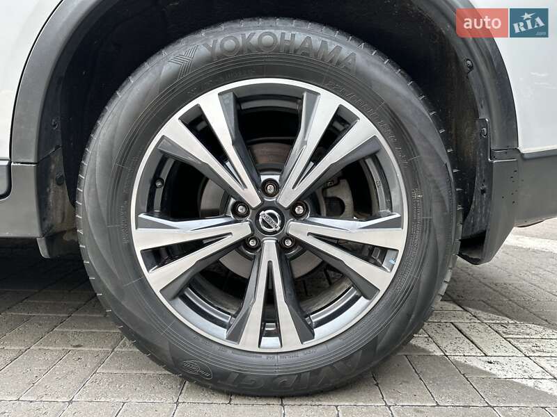 Внедорожник / Кроссовер Nissan Rogue 2019 в Киеве