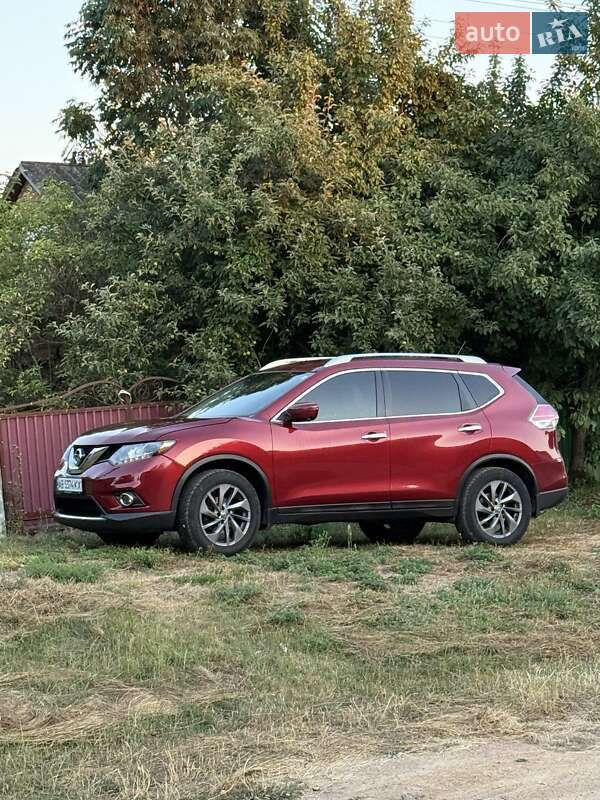 Внедорожник / Кроссовер Nissan Rogue 2016 в Виннице